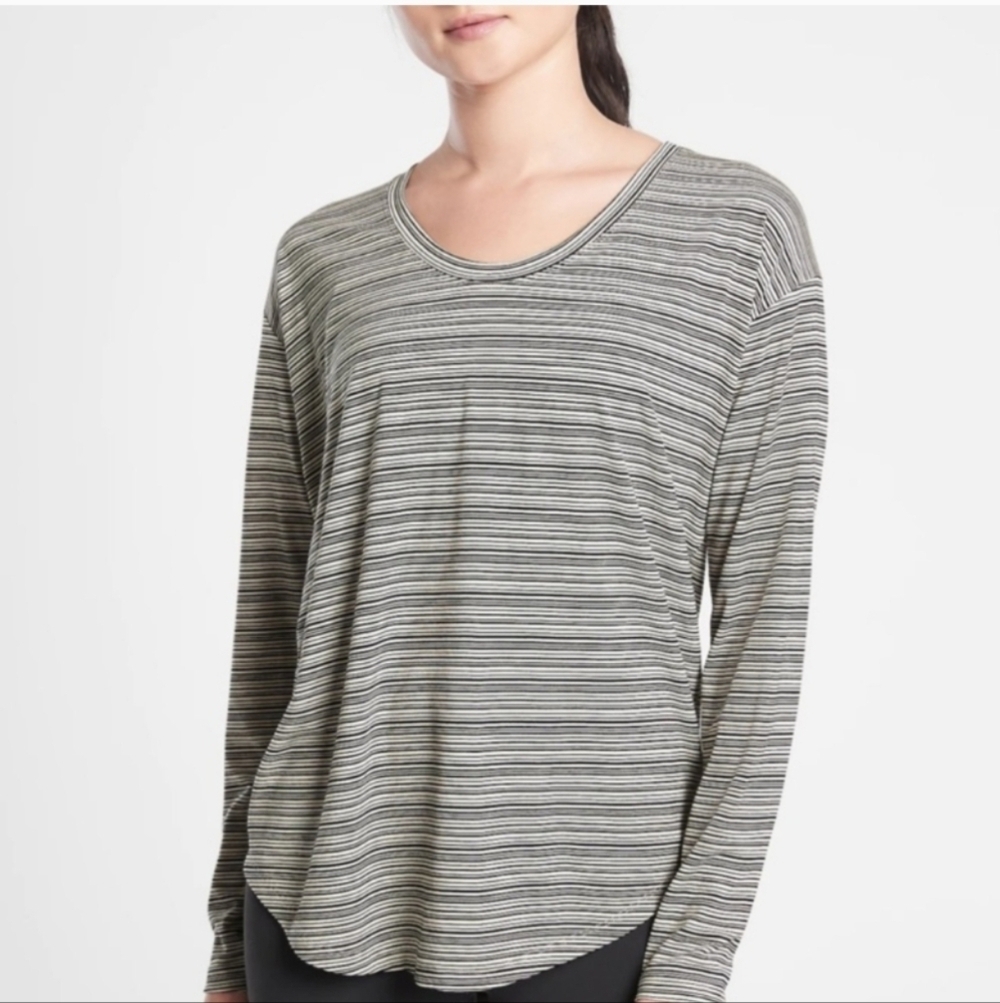 Athleta Cloudlight Stratus Striped Shirt Top Women's Size Medium EUC - Picture 1 of 8